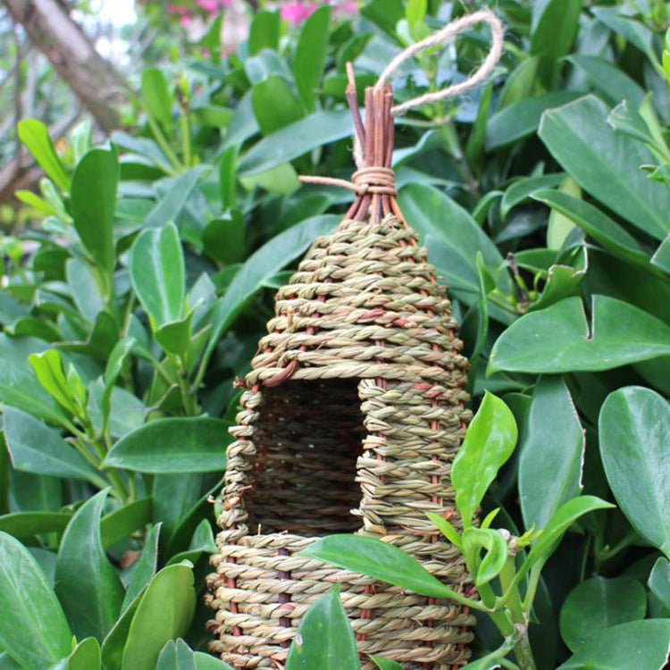 Hand-knitted Bird's Nest